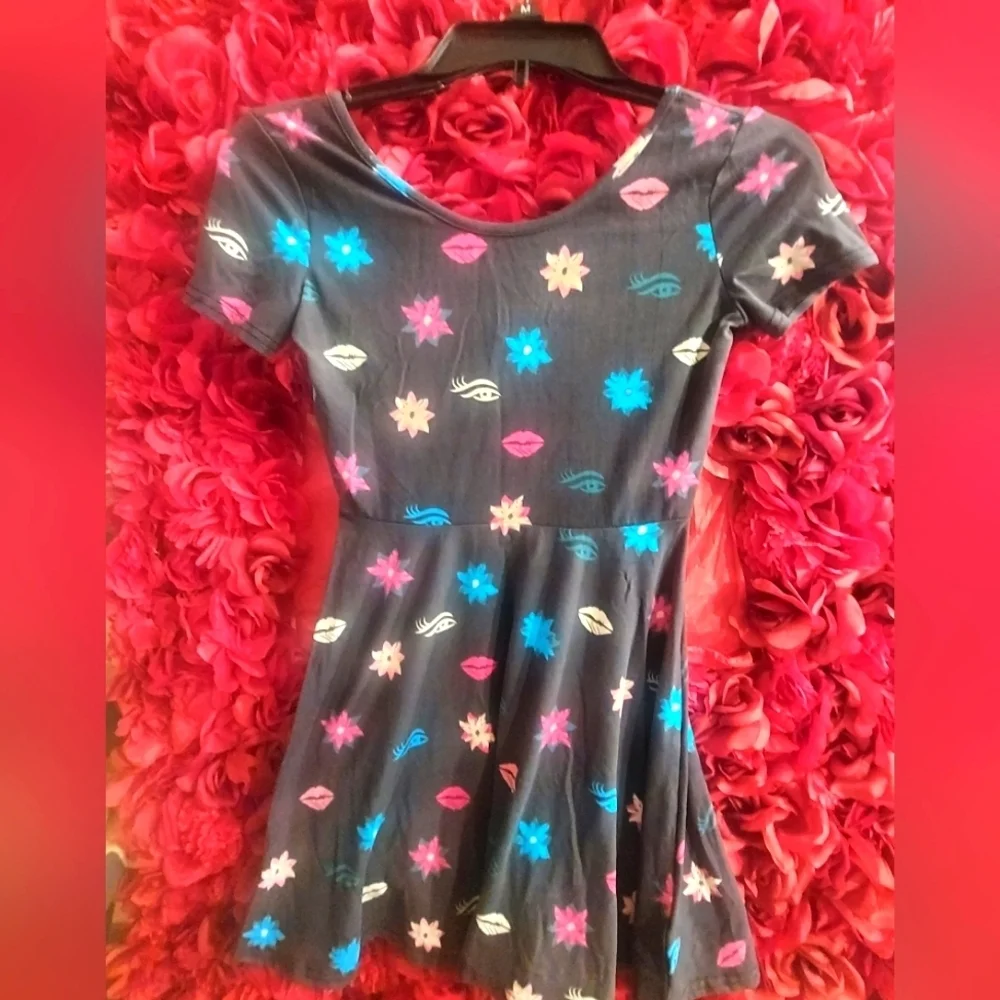 Say What Girls Size Large 10/12 Grey with Flowers on it in different colorsLike